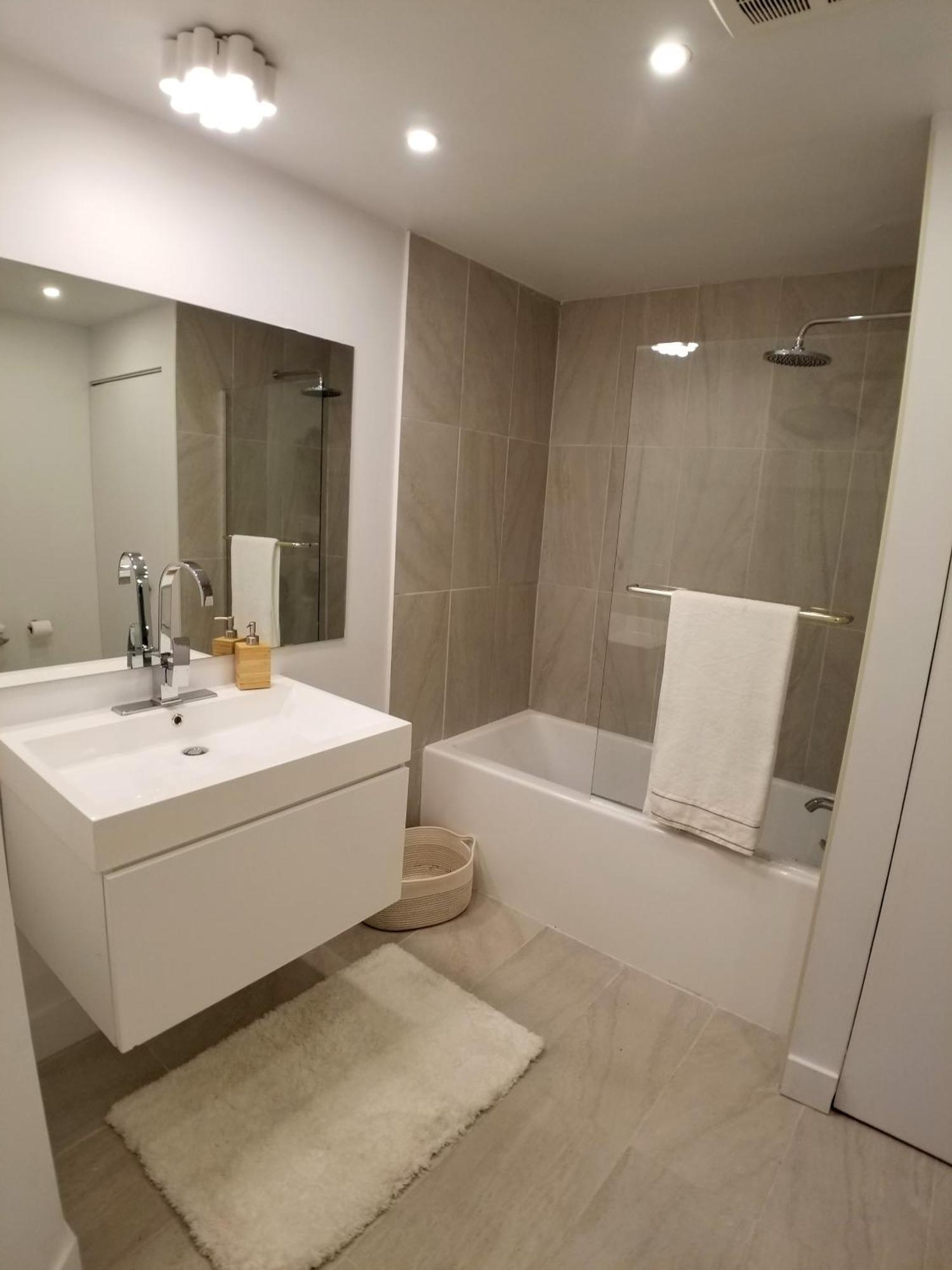 3 Bedroom Near Olympic Stadium Montreal Exterior photo